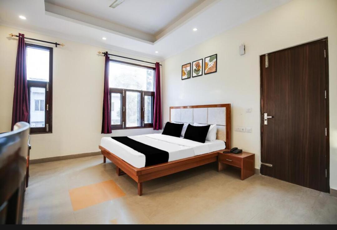 Hotel Lotus Inn Chandīgarh エクステリア 写真
