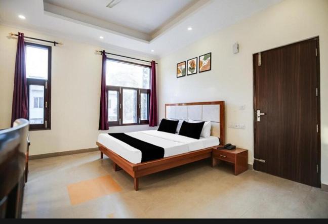 Hotel Lotus Inn Chandīgarh エクステリア 写真